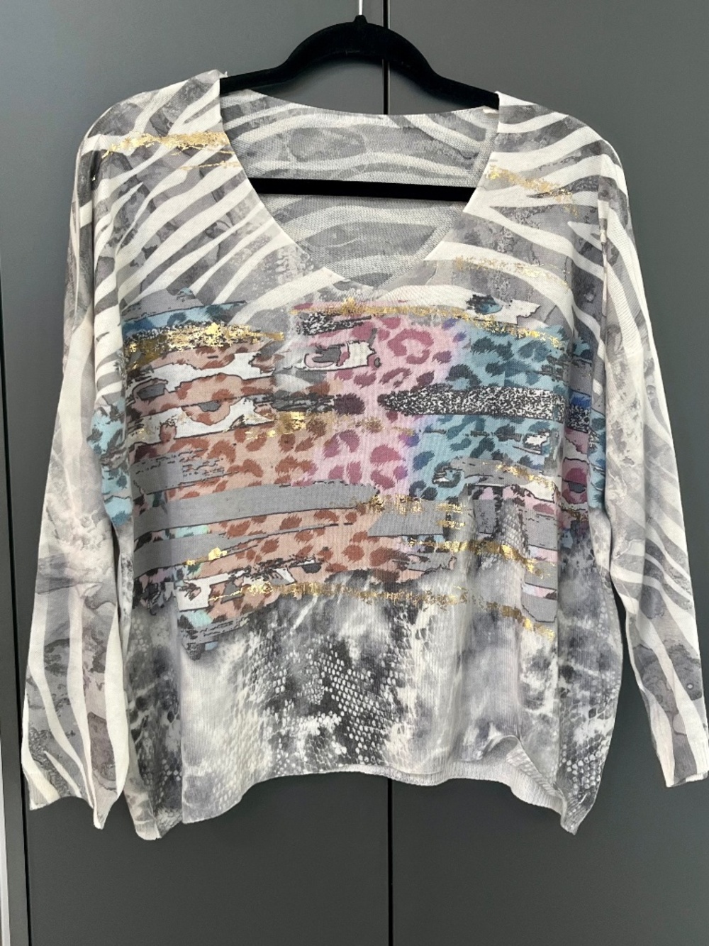 Light weight animal print knit